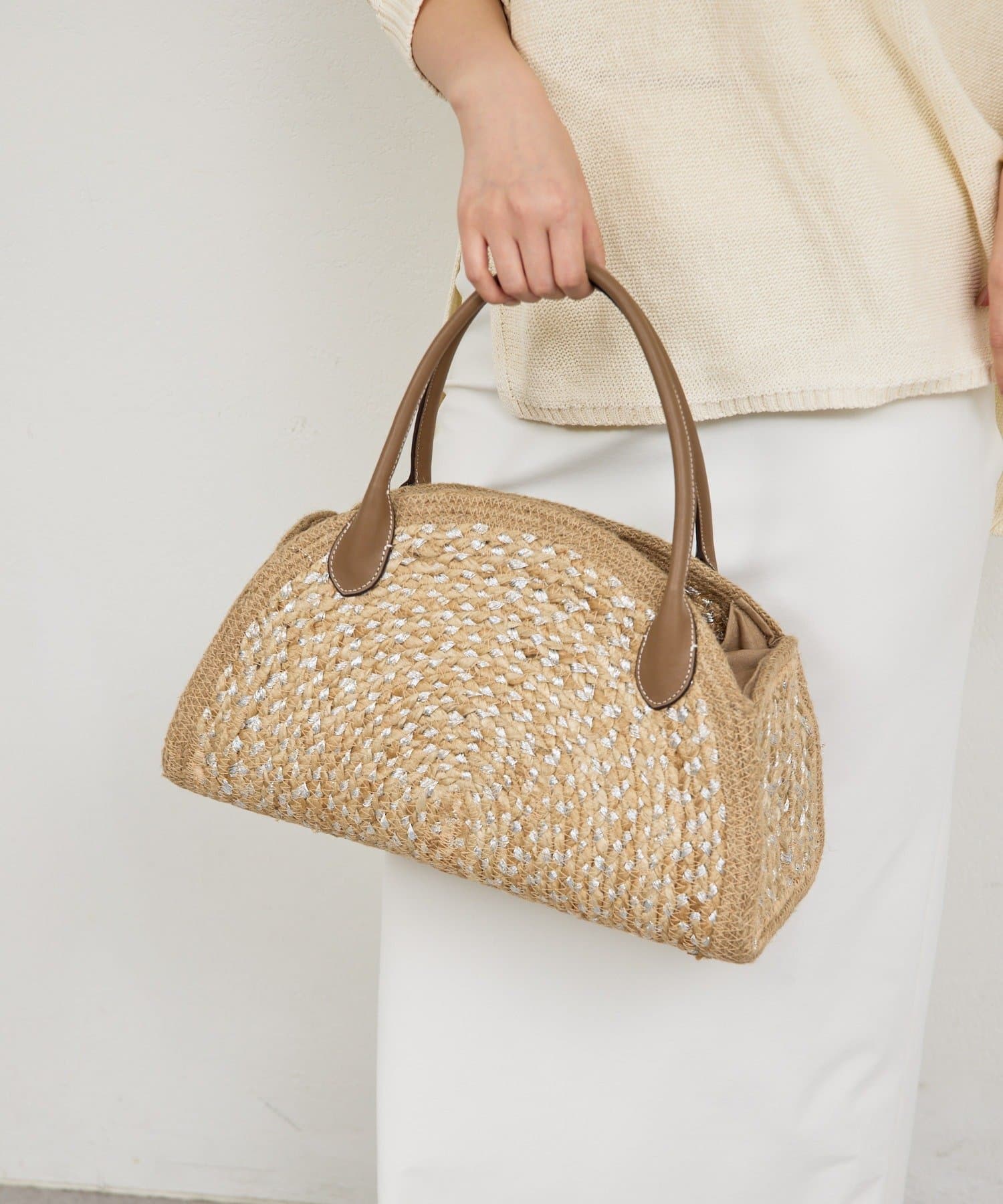 近日予約開始】【Jhuri Shate】ハーフサークルバッグ／S