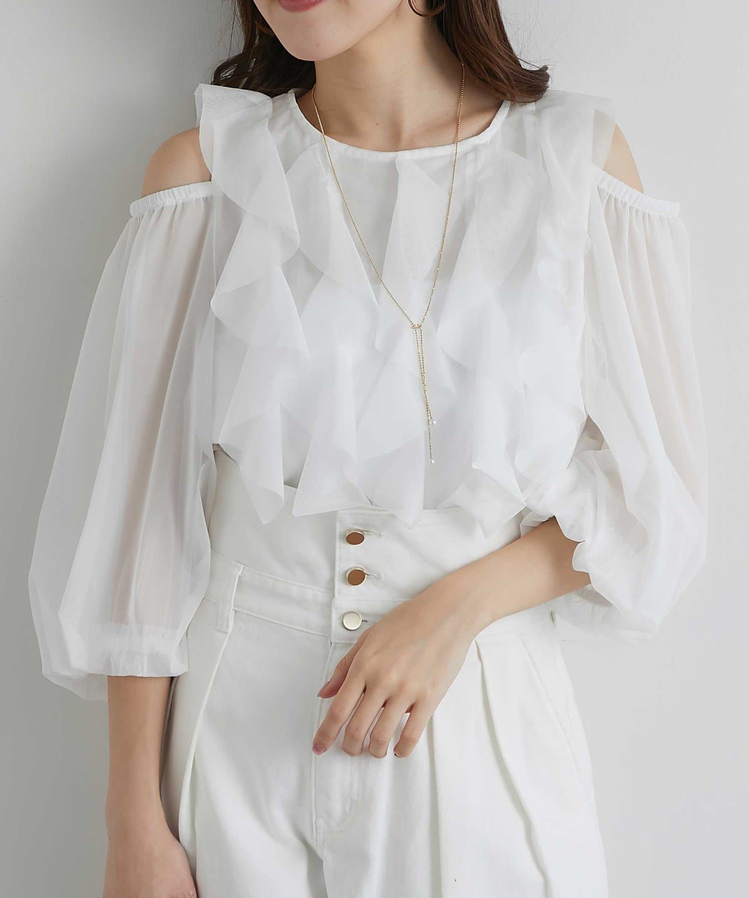 ふんわり華やか】チュールラッフルオープンショルダーブラウス | La