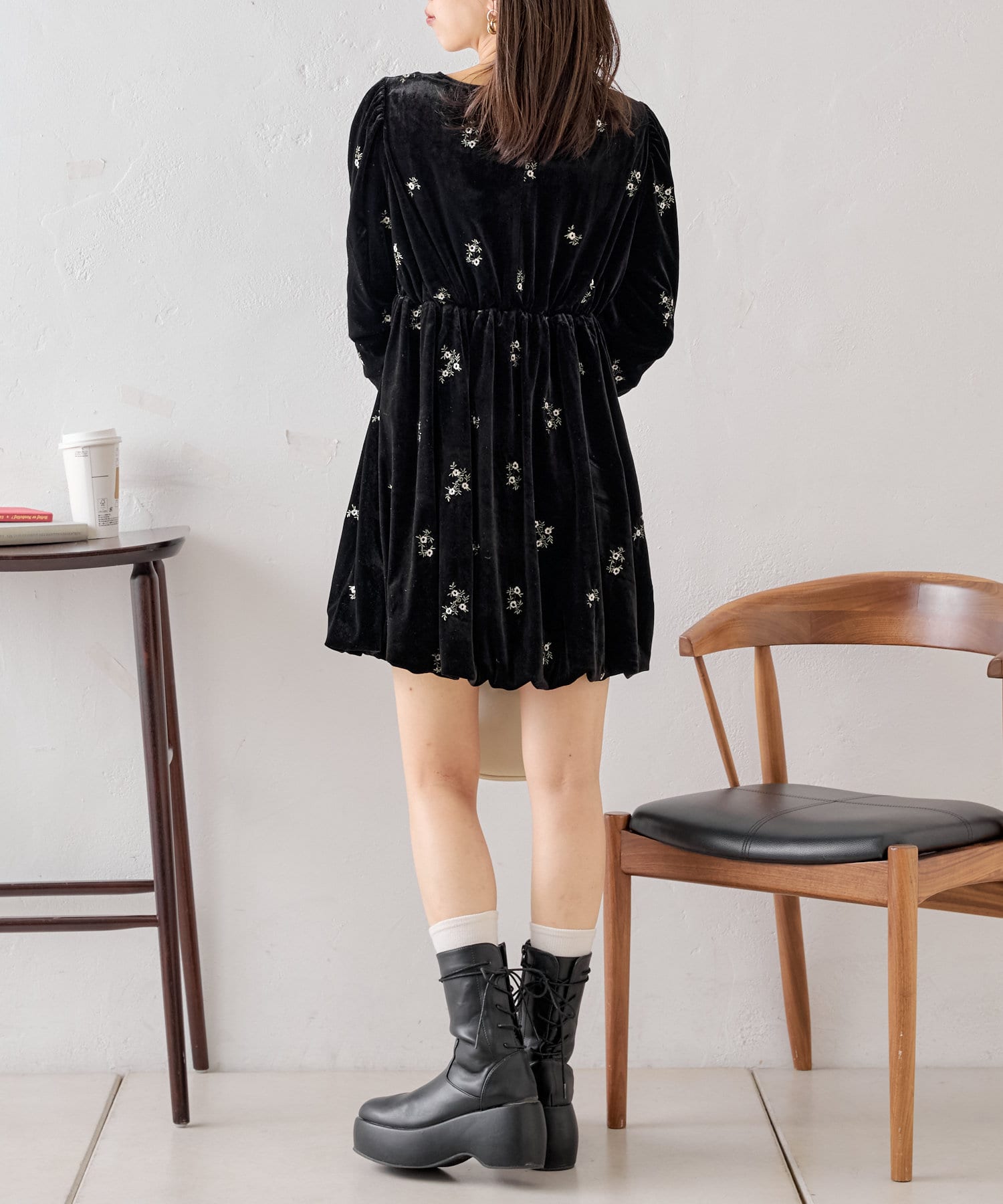 Chico】ベロア刺繍ミニワンピース | OUTLET(アウトレット)レディース