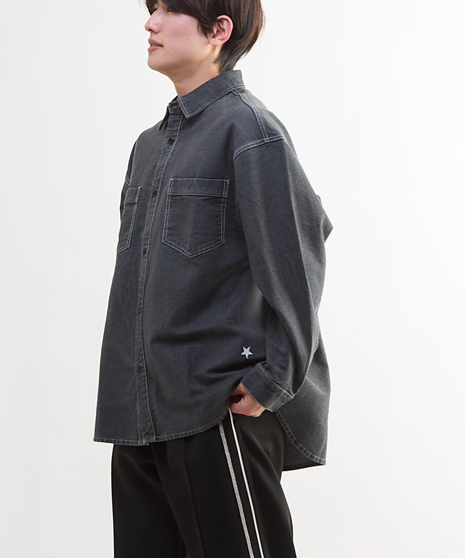 STAR☆ PATCH OVERSIZED DENIM SHIRT｜CONVERSE TOKYO (コンバース