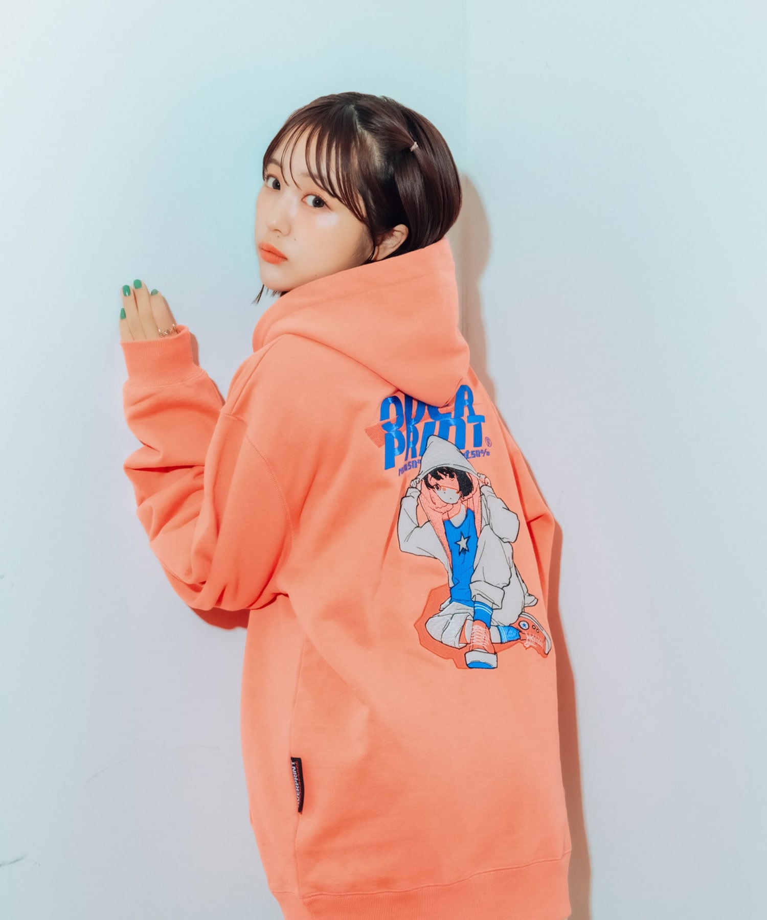 over print】STREET GIRL HOODIE (mamoru)｜CONVERSE TOKYO