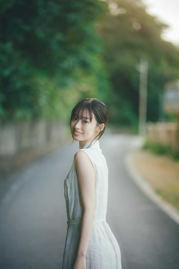 井本彩花 写真集が4年ぶりに登場♡沖縄で魅せた成長の記録：cocotte