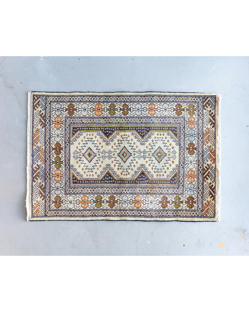 トライバルラグ 93×63cm 【BE】 | cocochi ｜ 家具と服と暮らしの店