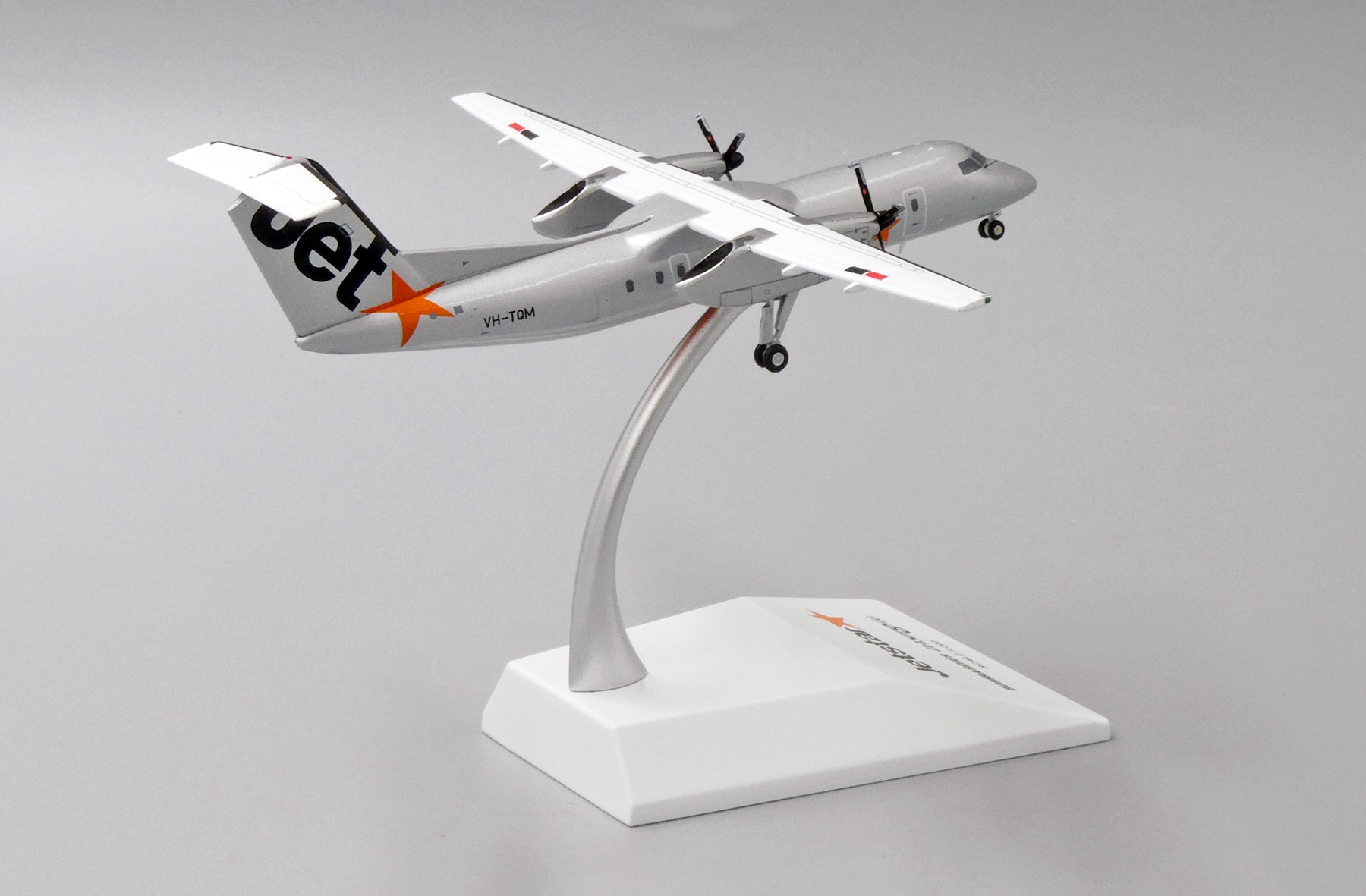 JC Wings 1:200 Jetstar Airways de Havilland DHC-8-300Q Dash 8 VH