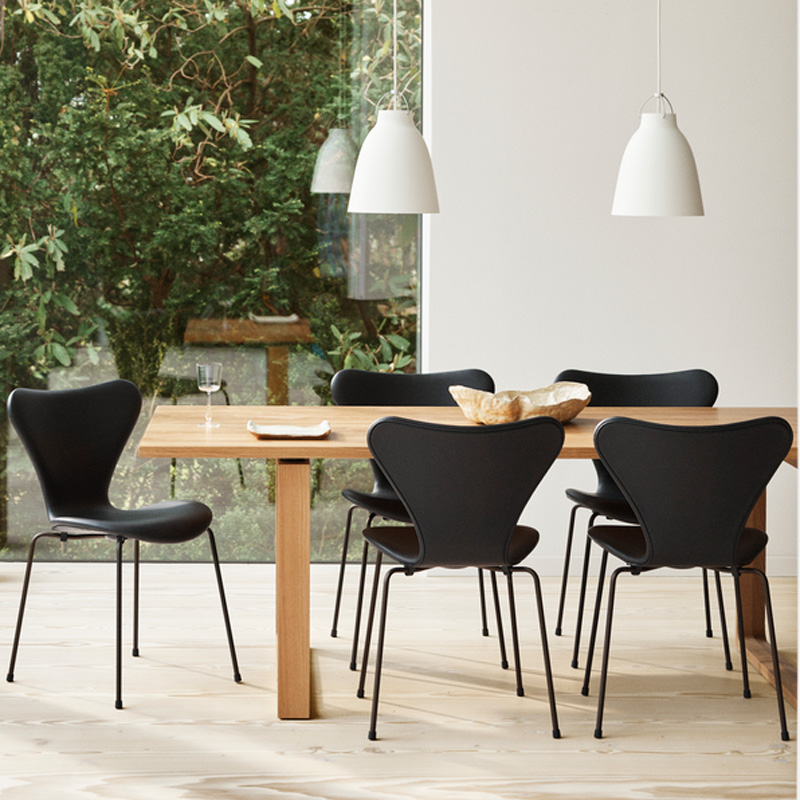 FRITZ HANSEN（フリッツ・ハンセン）CARAVAGGIO（カラヴァッジオ