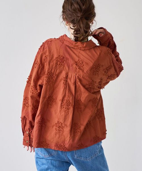 3D刺繍ロングスリーブシャツ