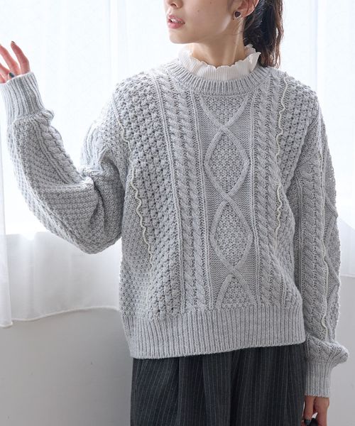 配色メローケーブル編みニットプルオーバー