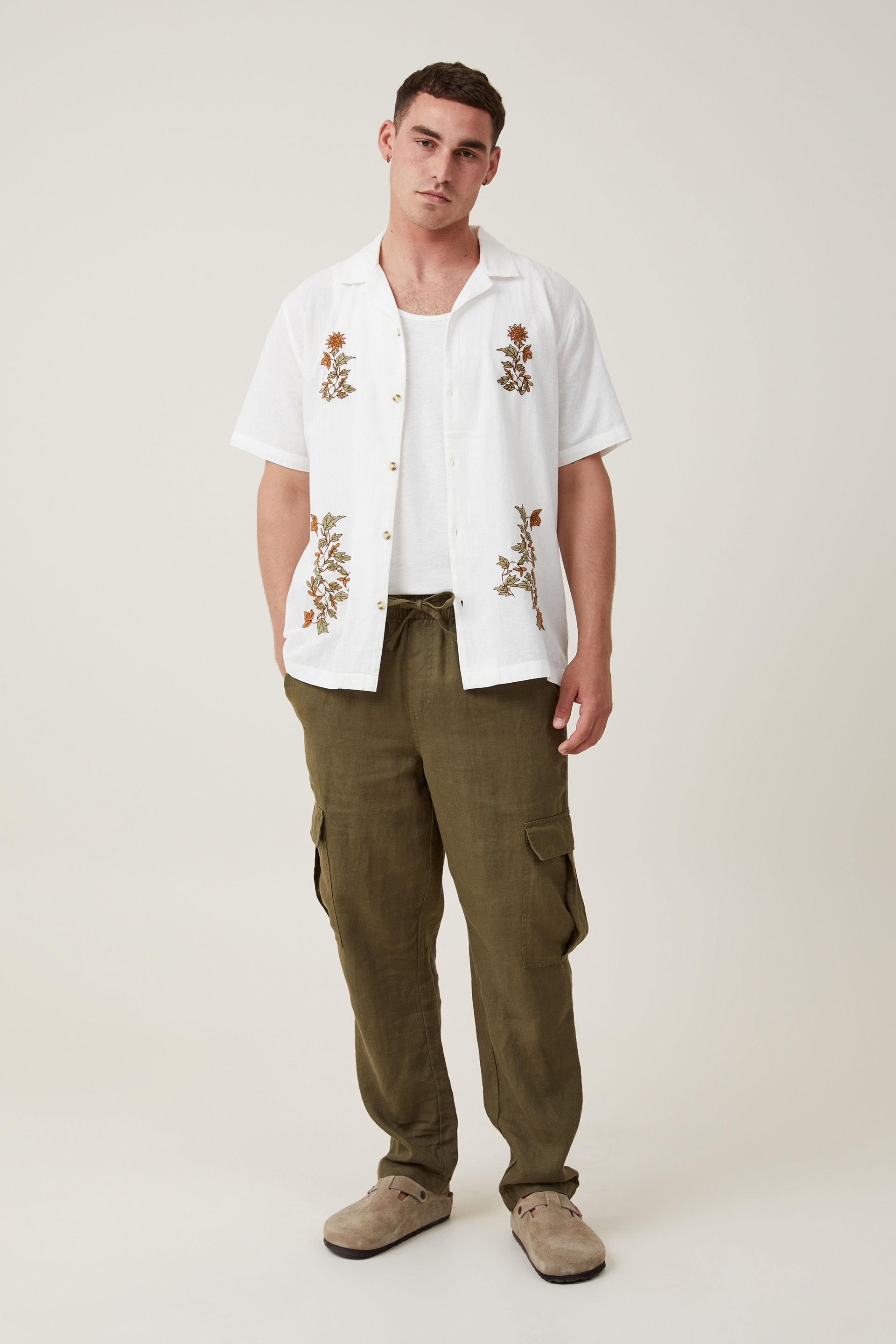 3612619-01-2.jpg?sw=640&sh=960