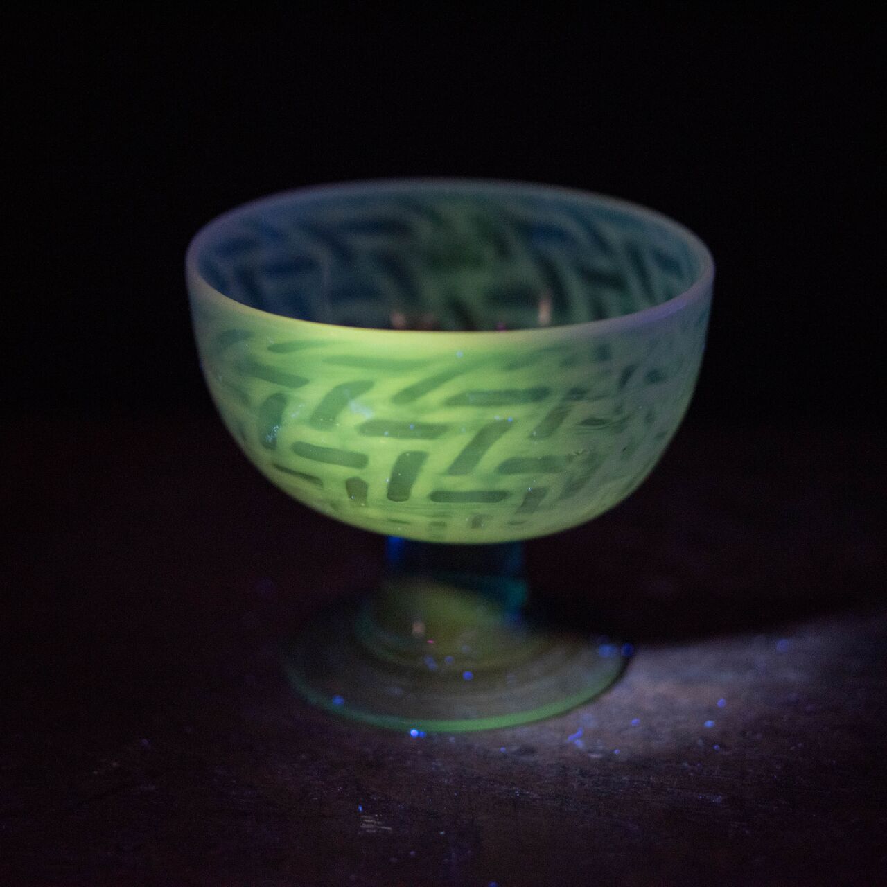 ガラス :: 籠目文 水色脚 碗型 氷コップ | COTTOU.JP 骨董の通販