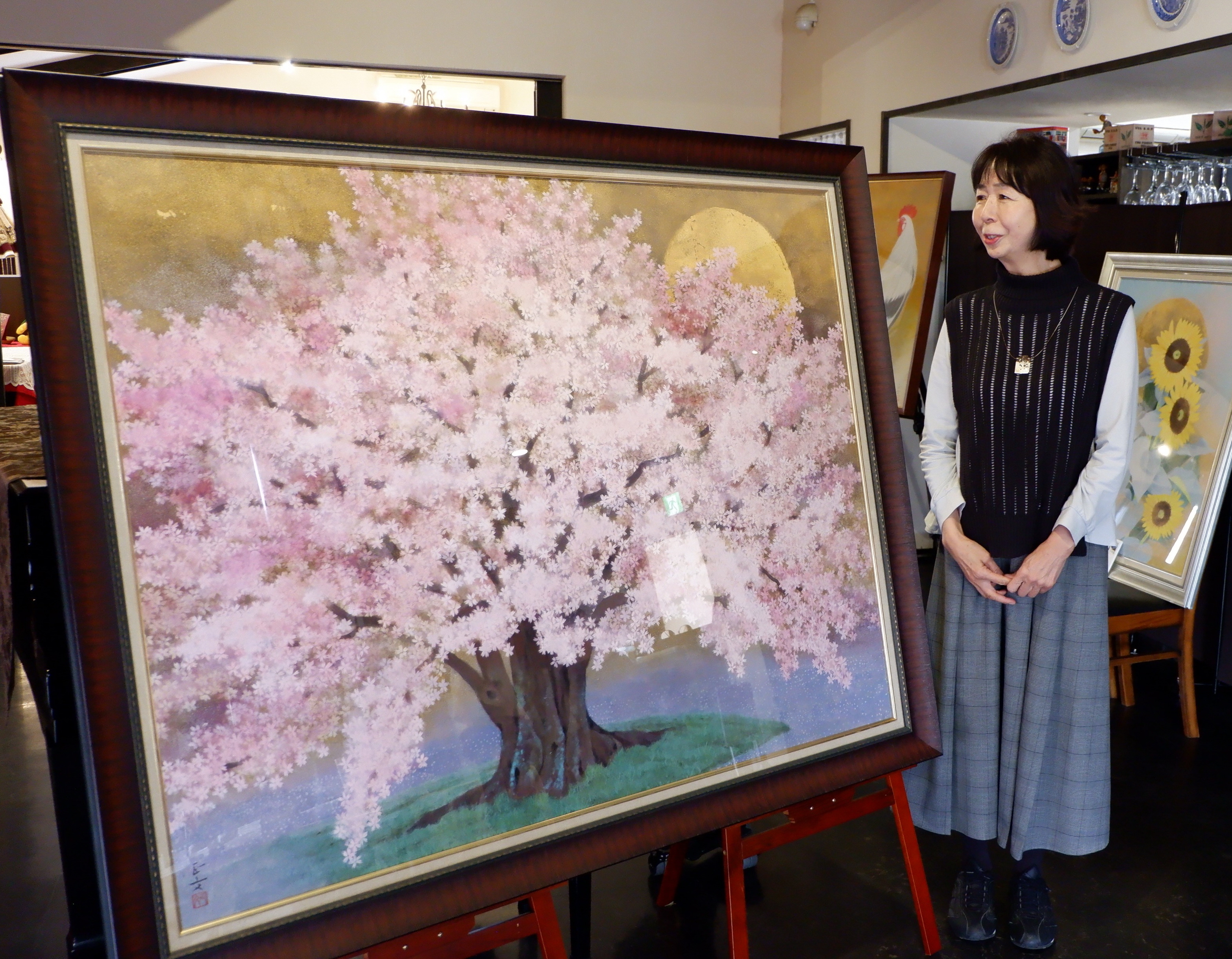 口と足で描く日本画家、南正文さん13回忌作品展 奈良の桜を題材に