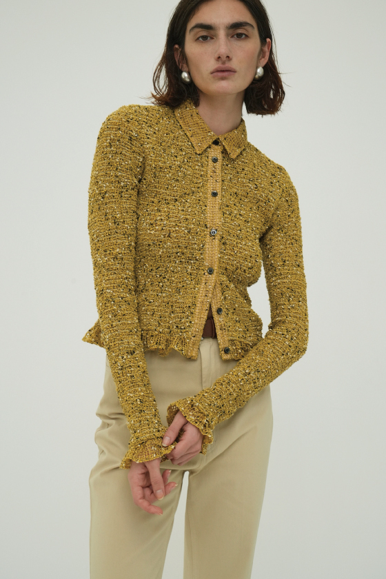 3月4日(火)発売アイテムのご紹介。メッシュのフリルトップスや