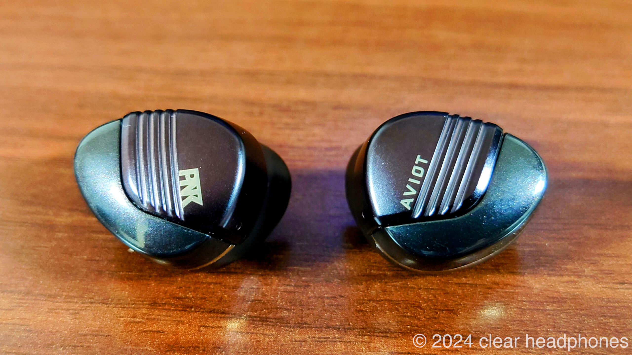 AVIOT ピヤホン8 TE-W1-PNK サクッと見れる聴き込みレビュー 機能全