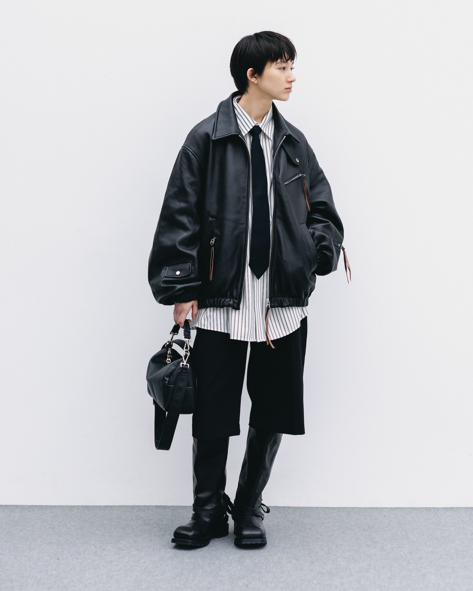 2.11 WED 20:00- IN STOCK】LEATHER DAYOFF BAG MINI (BLACK)