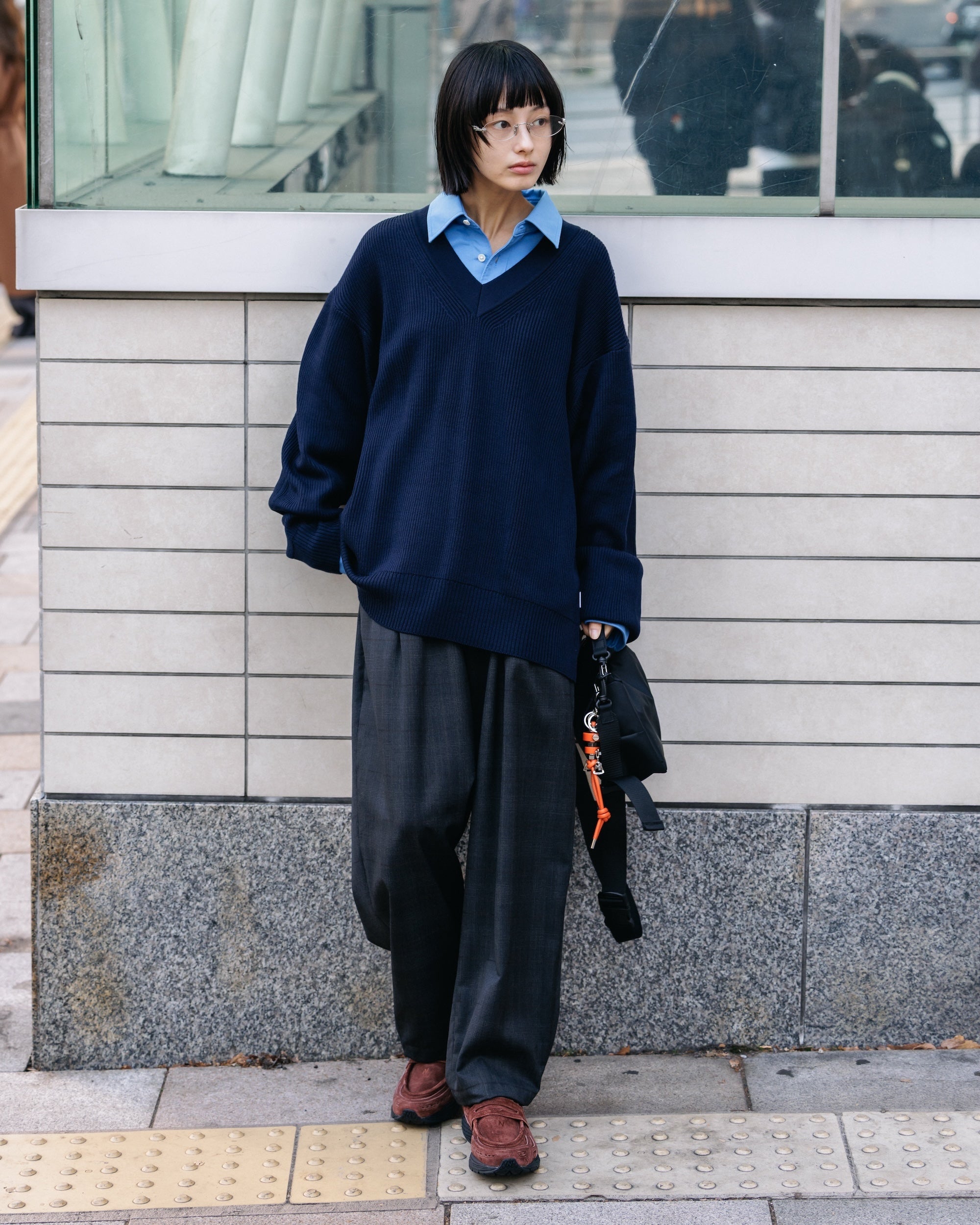 FINE WOOL V-NECK KNIT PULLOVER (NAVY)