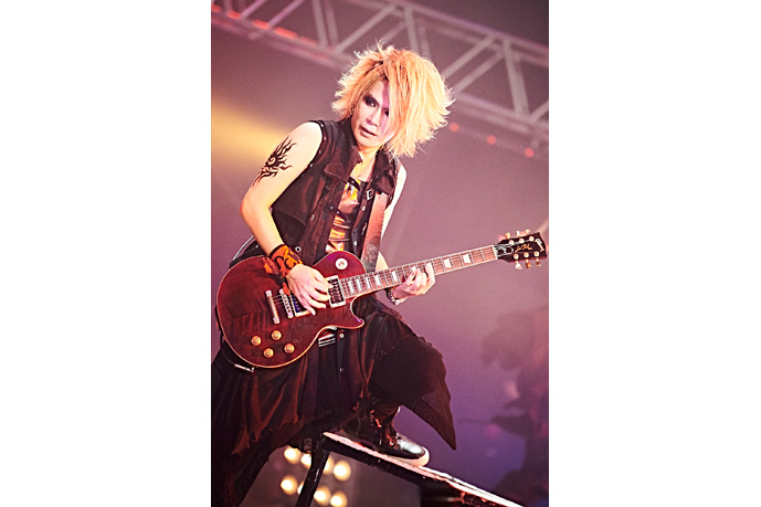 BORN 2016.5.26 Zepp DiverCity【SUPER BLACK MARKET】ライブレポート