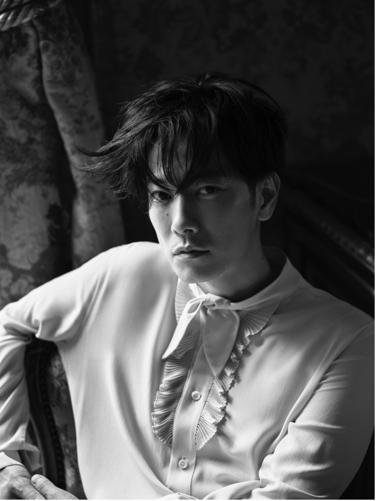 Takeru Satoh × Mario Sorrenti Art Book「Beyond」発売決定| News