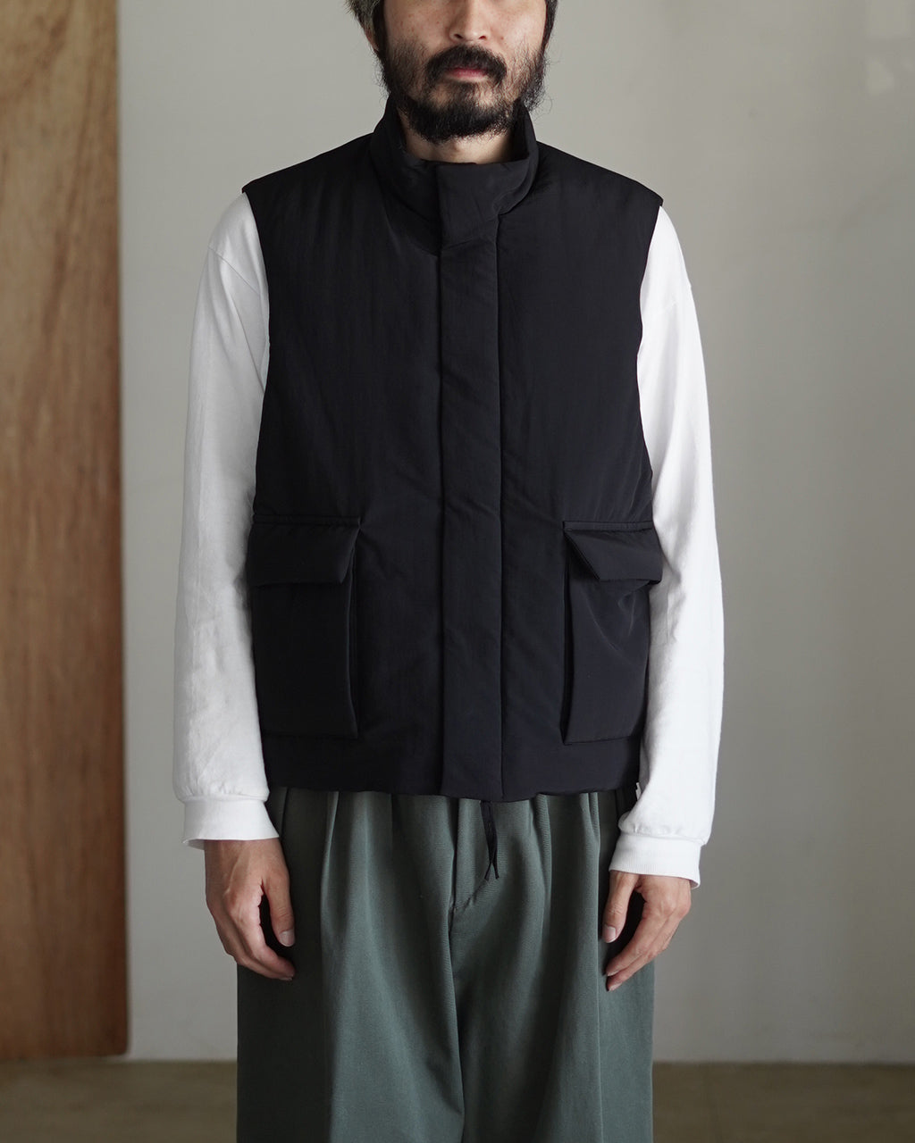 STILL BY HAND スティルバイハンド スタンドカラー パデッド ベスト