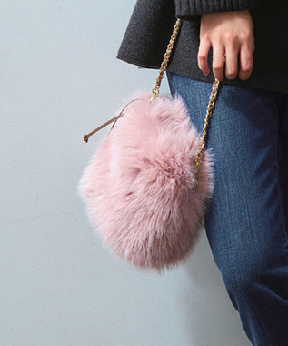 見上愛さん着用】フェイクファー チャーム バッグ / 23区