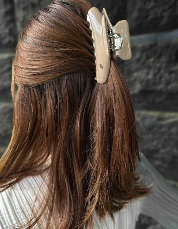 ビジネスシーンにぴったりなデザインヘアクリップ5選 | acca（アッカ