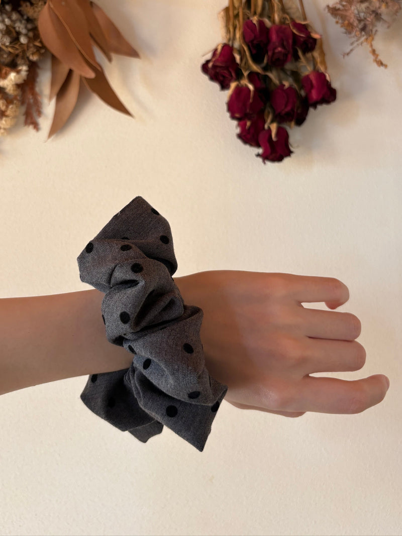 グレードットシュシュ DPA43557 – CRAMMY