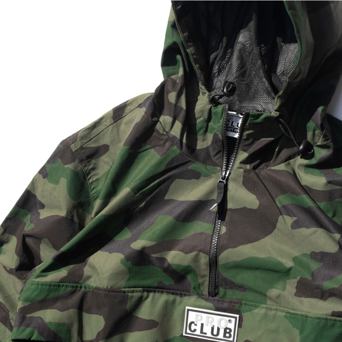 ハーフジップタイプのナイロンジャケットが新登場!!