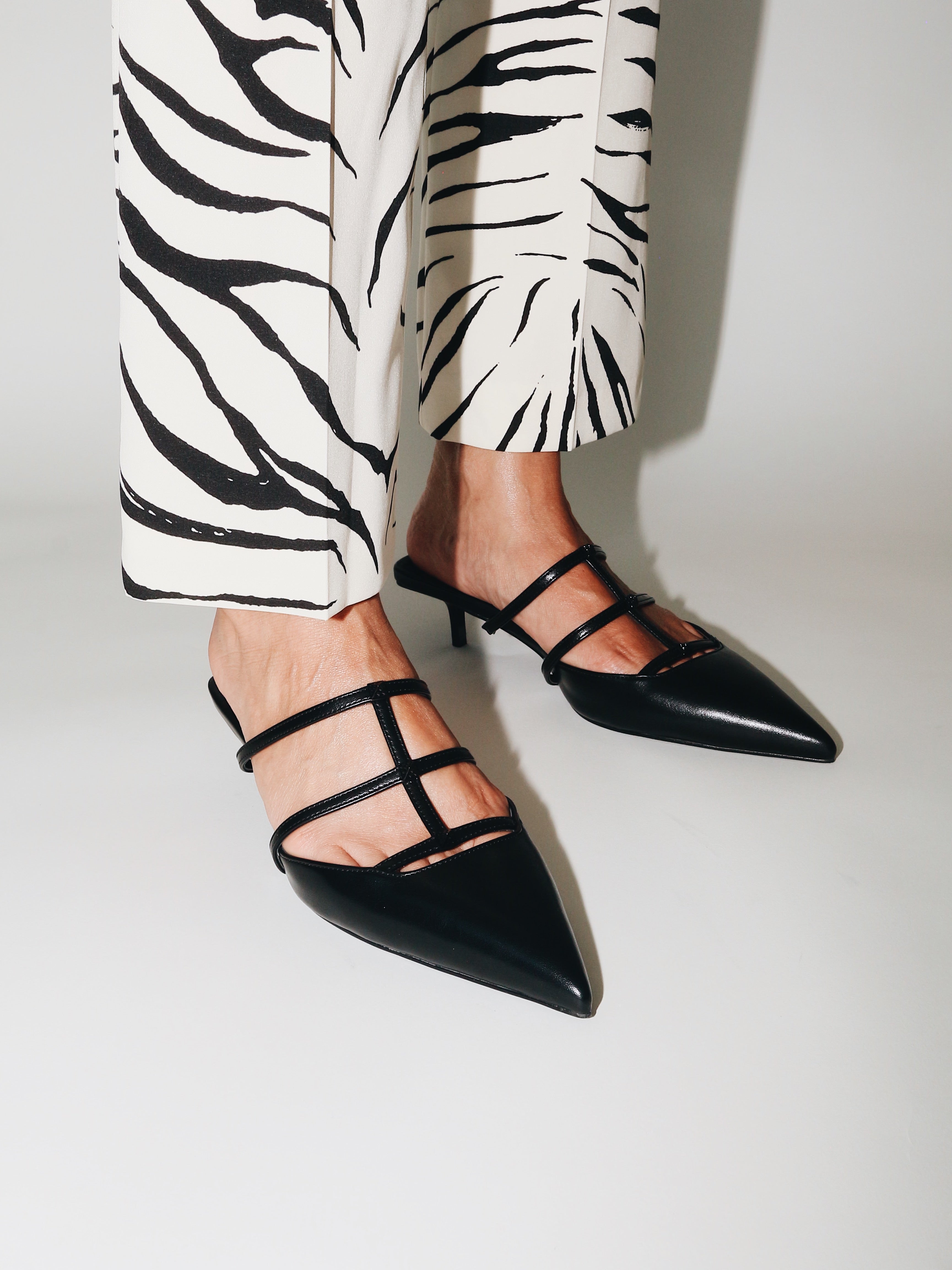 Salma Black Vegan Leather Kitten Mule 40 mm – Cult of Coquette