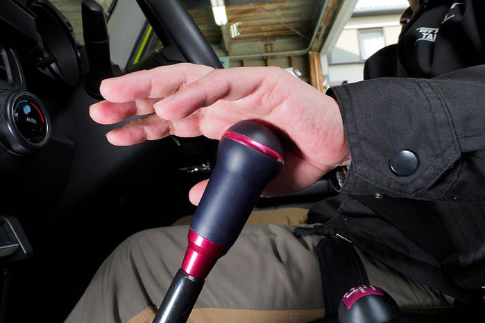 ジムニー JB64 MT車専用 TANIGUCHI ラウンドシフトノブ を販売中