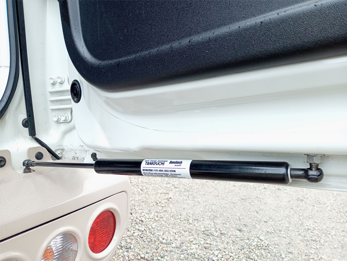 ジムニー JB64専用 TANIGUCHI フリクションドアオープナー を販売中