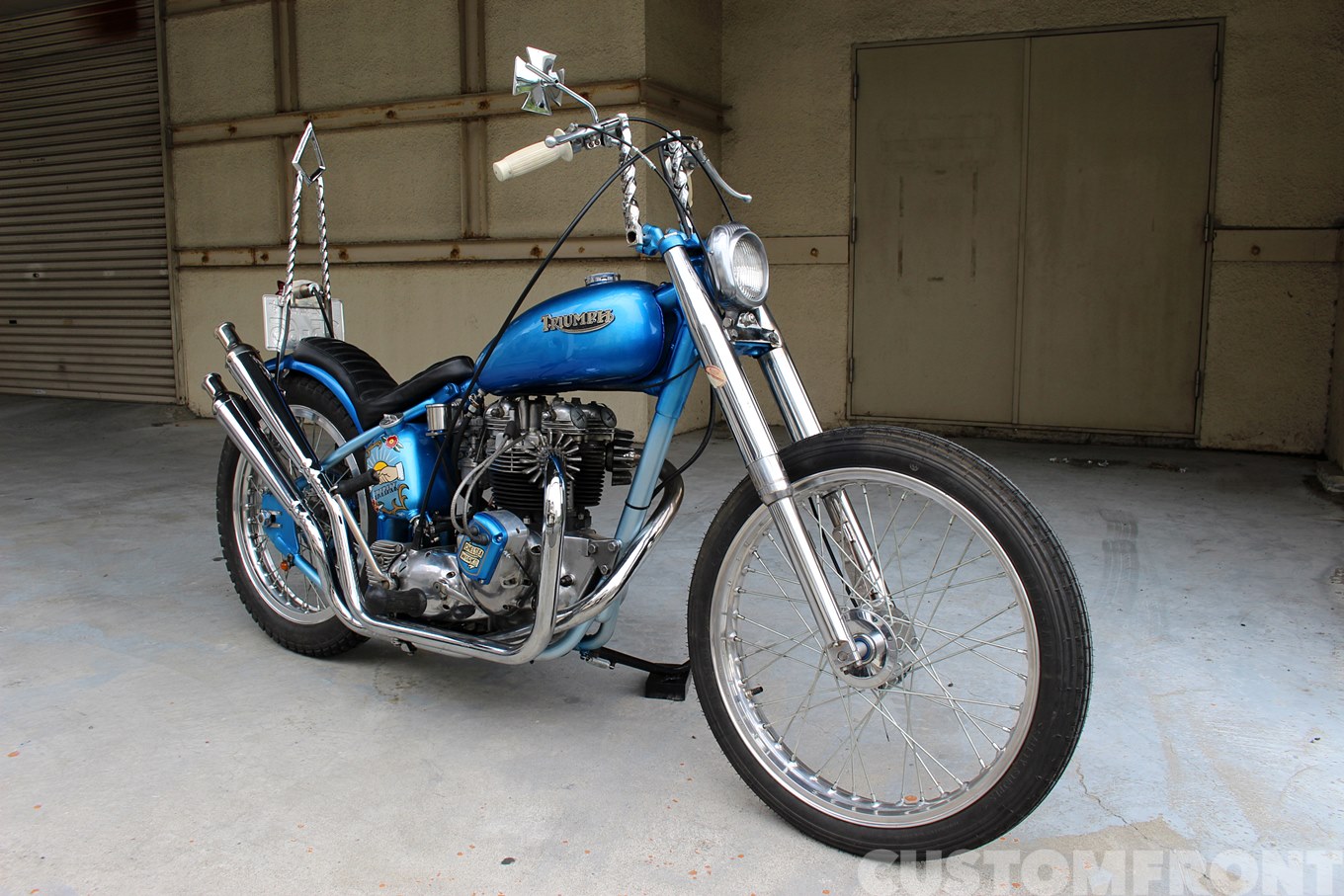 トライアンフ チョッパーTR6 トロフィー 1970・キックバック – CUSTOM