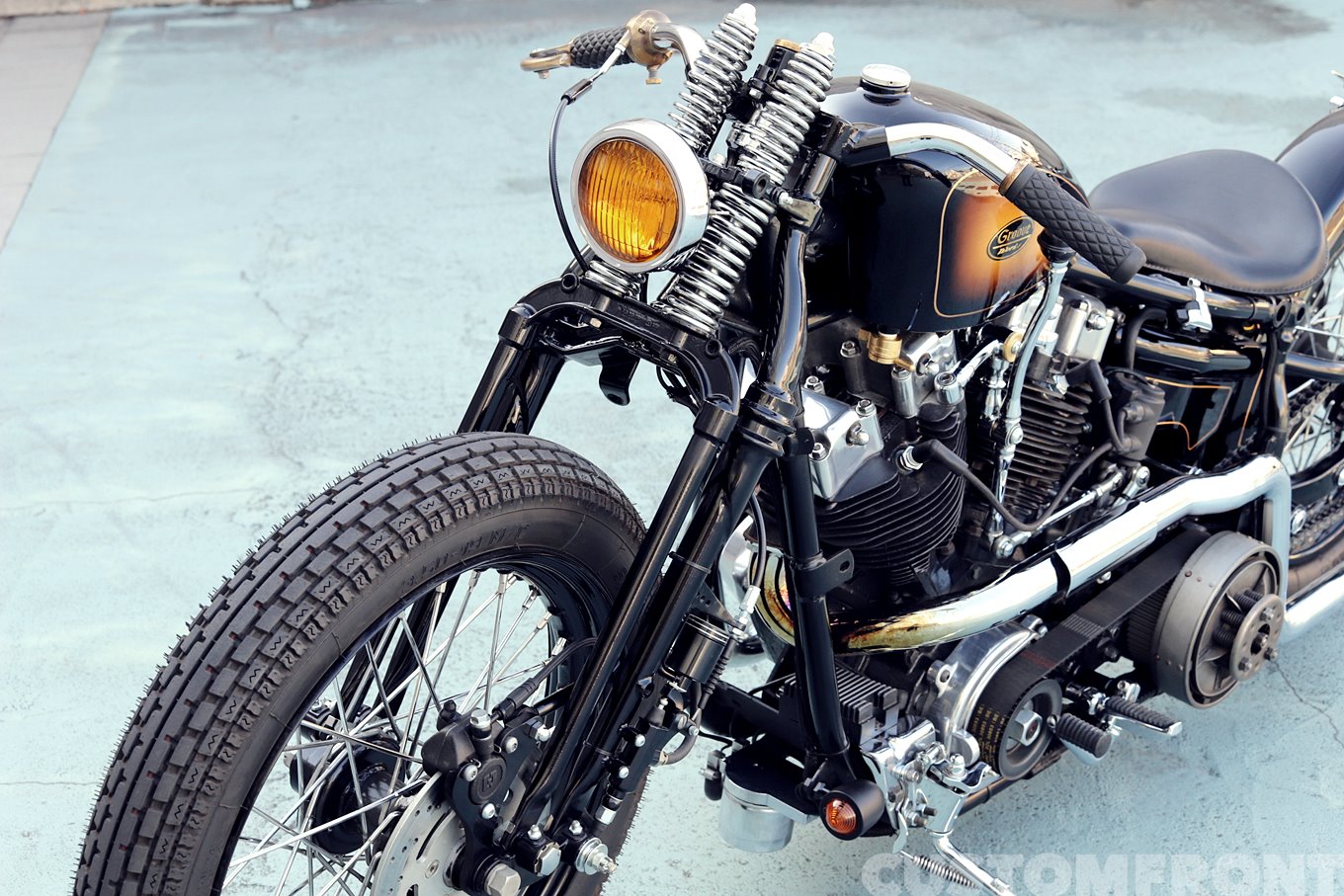 4速フレームショベルヘッドのショーカスタムバイク FXS 1981年