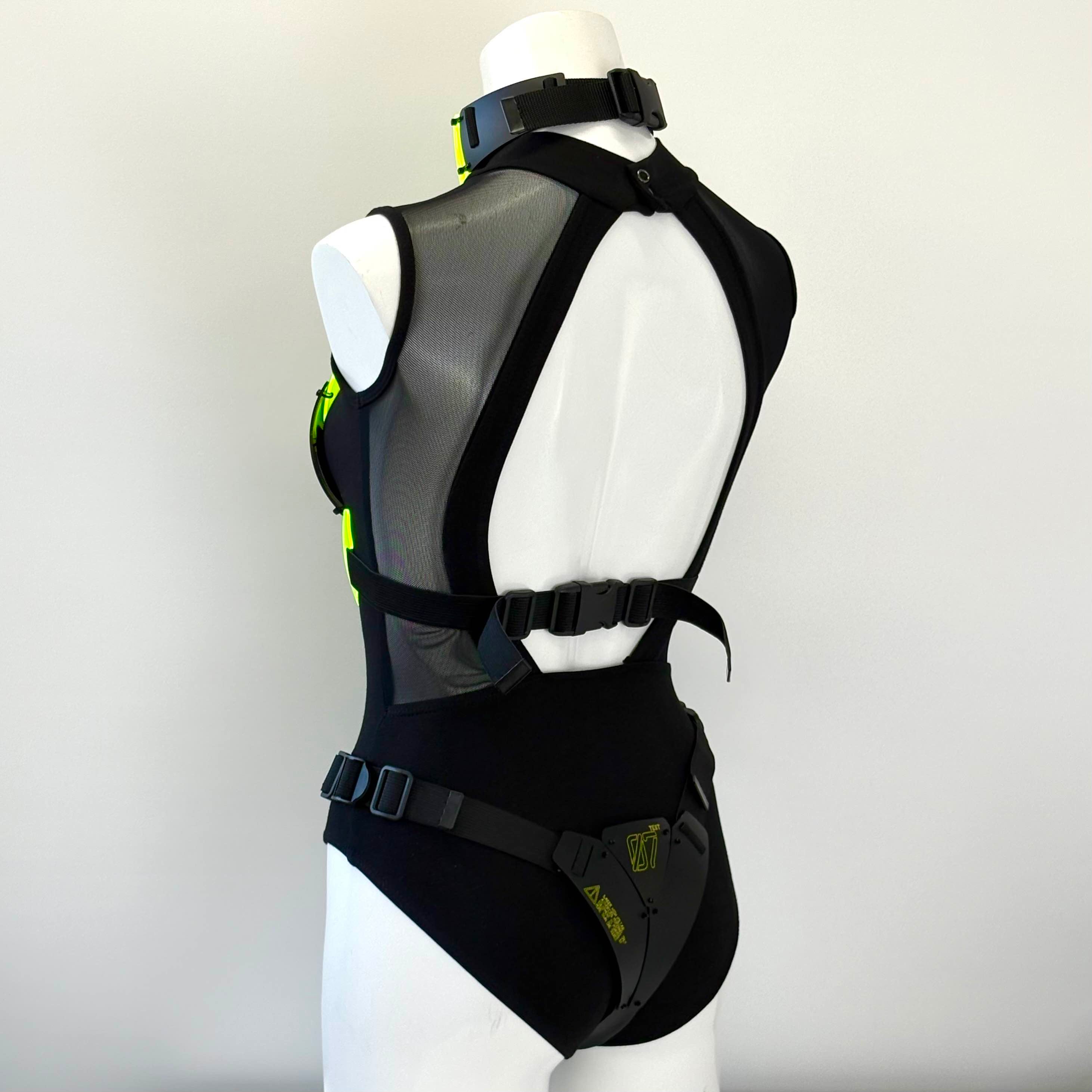 装甲ビキニユニット type07 black×green – 中央町戦術工芸