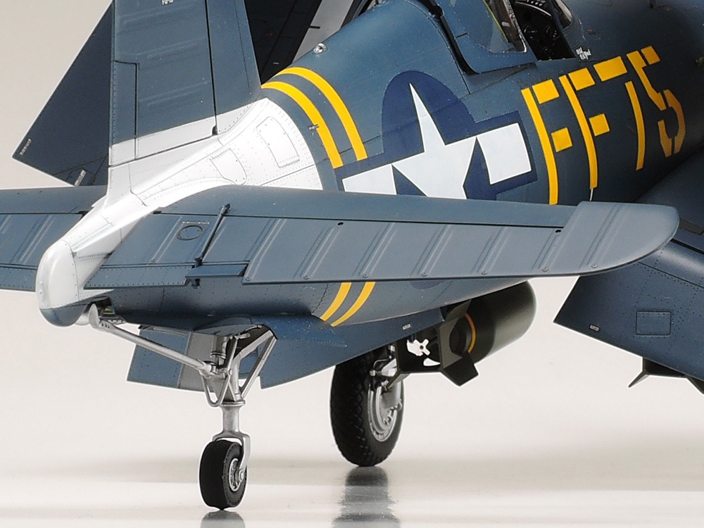 タミヤ 1/32 エアークラフトシリーズ ヴォート F4U-1D コルセア | タミヤ