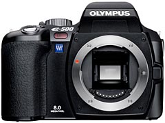 オリンパス、世界最軽量のデジタル一眼レフ「E-500」