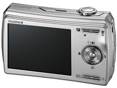 富士フイルム、28mmからの5倍ズーム搭載「FinePix F100fd」