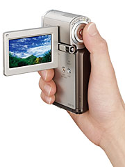 ソニー、Exmorの技術を搭載したメモリースティックハンディカム「HDR-TG1」