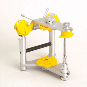 咬合器：技工用機器・器具 | 歯科医院に必要な材料や機器などを紹介