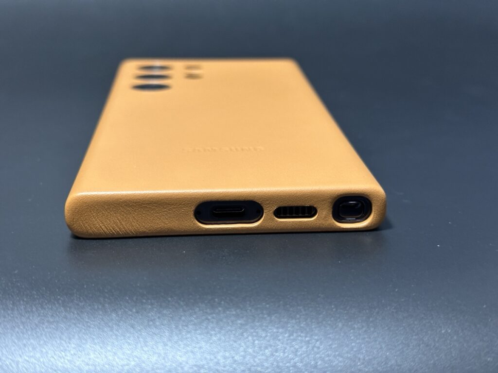 Galaxy S23 Ultra用のサムスン純正レザーケースを買ってみたので使い