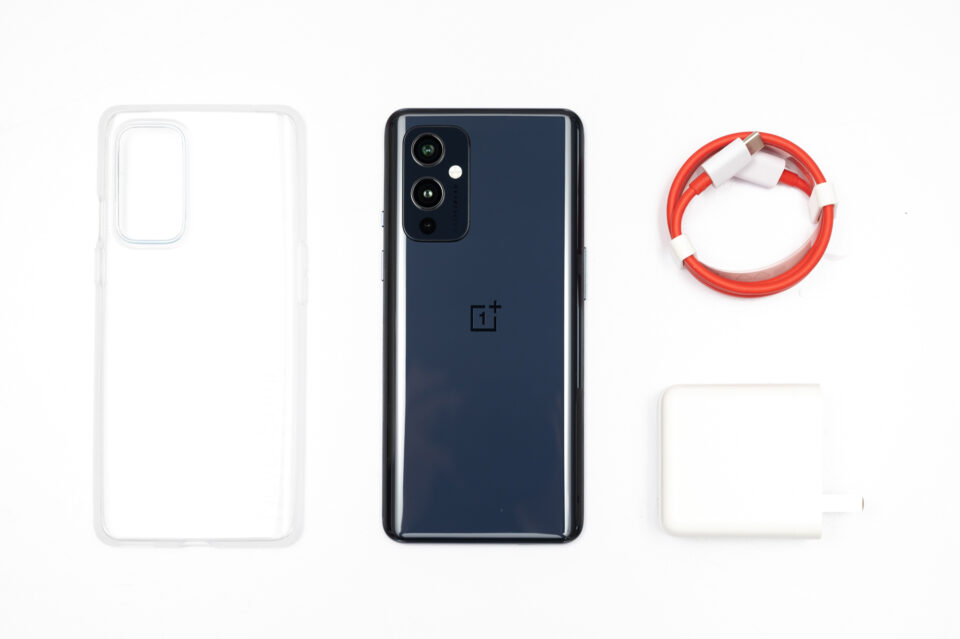 OnePlus 9を買いました。1年半ぶりのAndroid端末買い替えです。 | でこにく