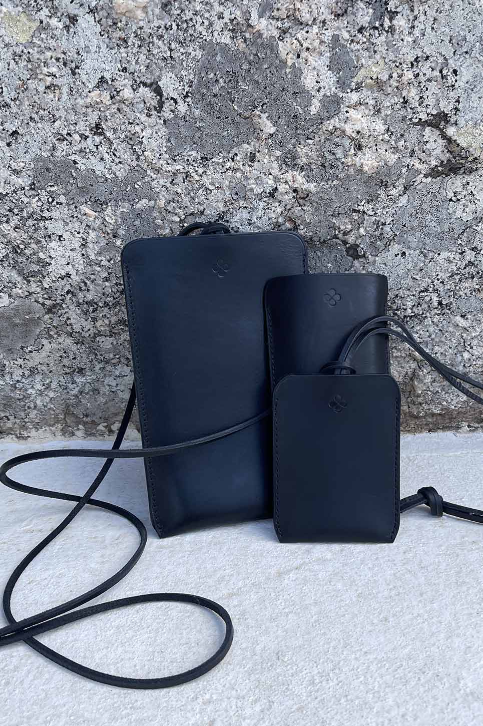 ブラック・レザー・カード・ホルダー｜ラグジュアリー・クラフツマン