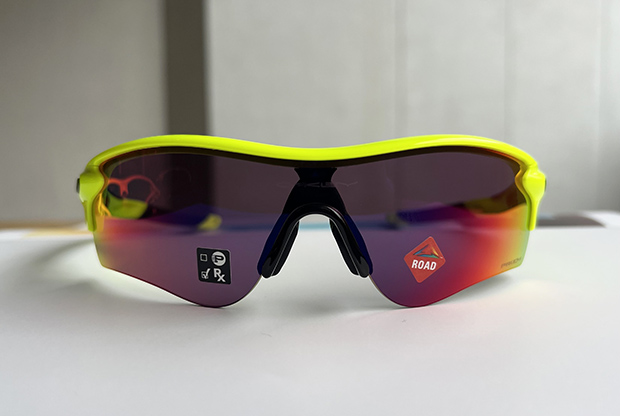 OAKLEY (オークリー) テニスボールの様な鮮やかなイエローカラーの新色