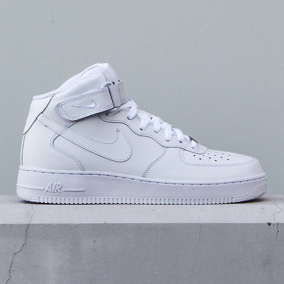 Nike Men Air Force 1 07 Mid (white / white)