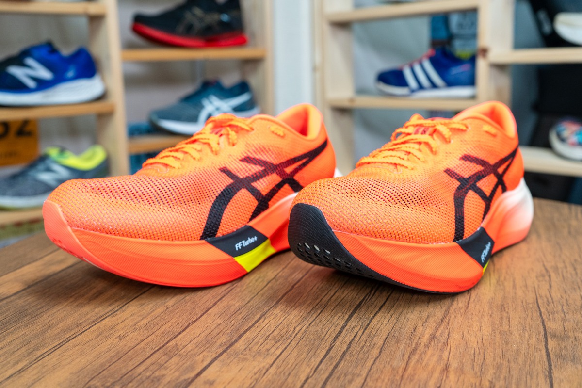 アシックス】注目厚底シューズ「METASPEED PARIS」シリーズはどう選ぶ