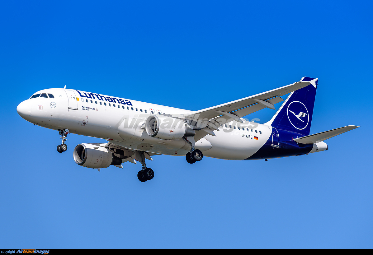 Airbus A320-214 Lufthansa D-AIZE - AirTeamImages.com