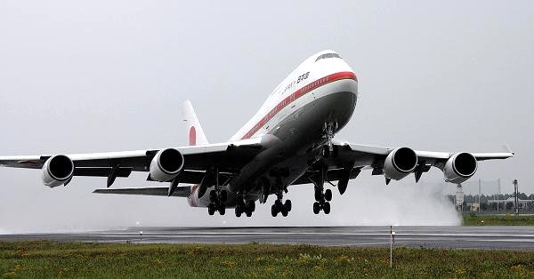 電子版】747型政府専用機、売却か展示か 3月引退 | 政治・経済