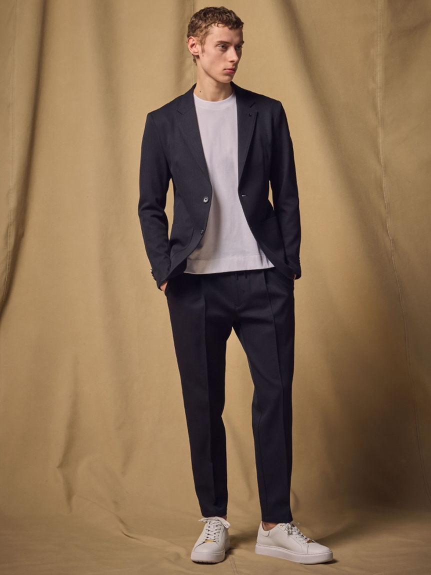 ECサイト限定】シャドーへリンボンスーツ(セットアップ)｜AOURE