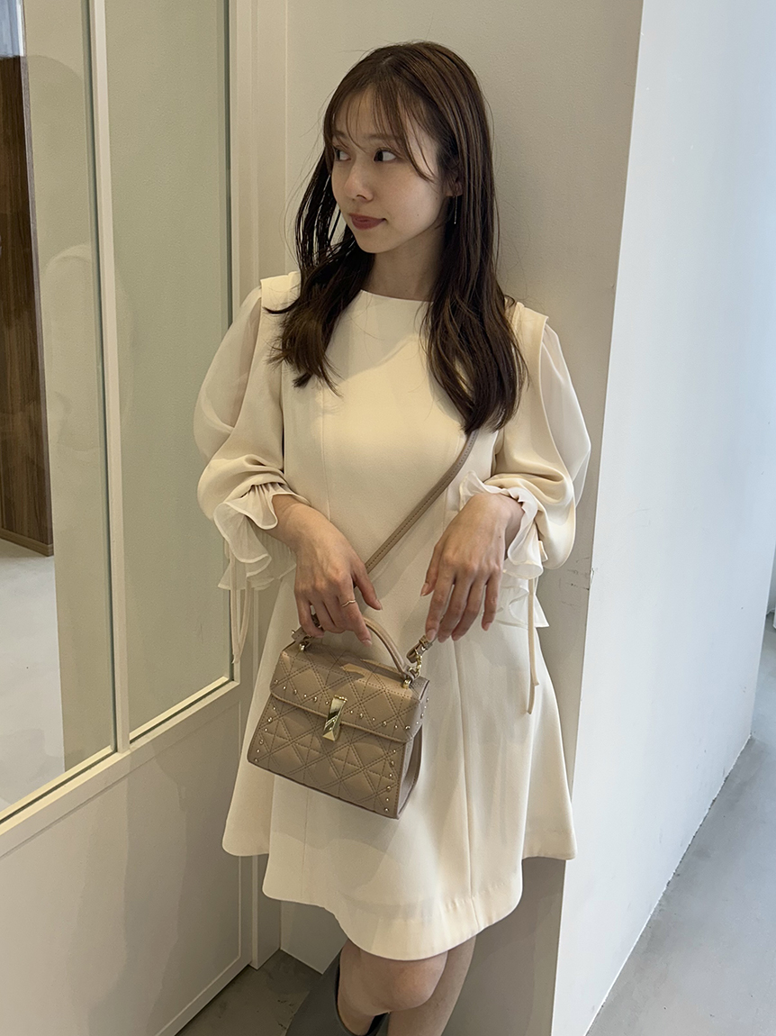 限定カラーあり】【リュタン】キルティングビジュースタッズポシェット