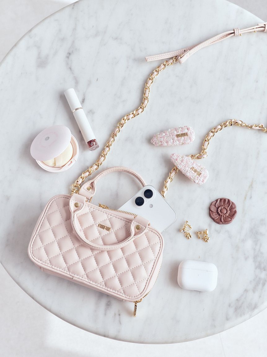 オフィシャルサイト限定カラー】キルティングフォンホルダー(バッグ