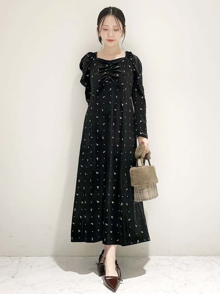 エンブロイダリーベロアワンピース(マキシ・ロングワンピース