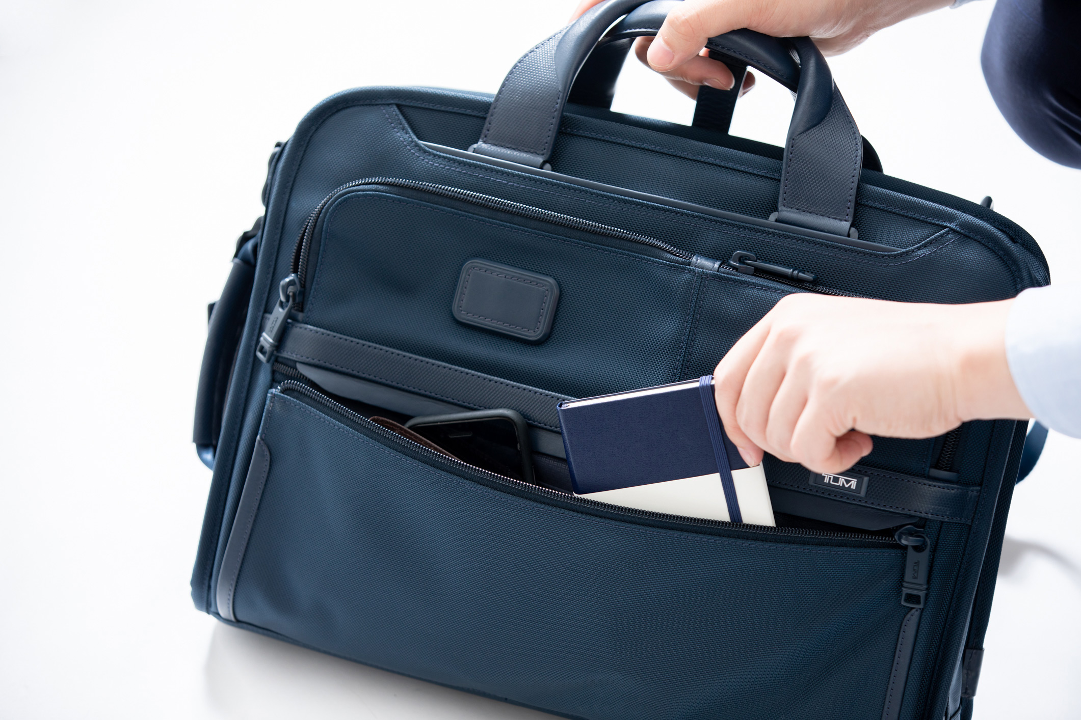 ビジネスマンのためのマスターピース SHIPS別注のTUMIシリーズ SHIPS