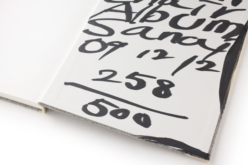 Custom Chair Album - 佐内正史 | shashasha 写々者 - 写真集とアート